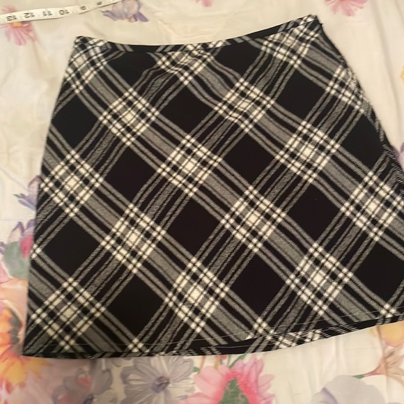 LOFT Dresses & Skirts - Lack and white plaid mini skirt 10
